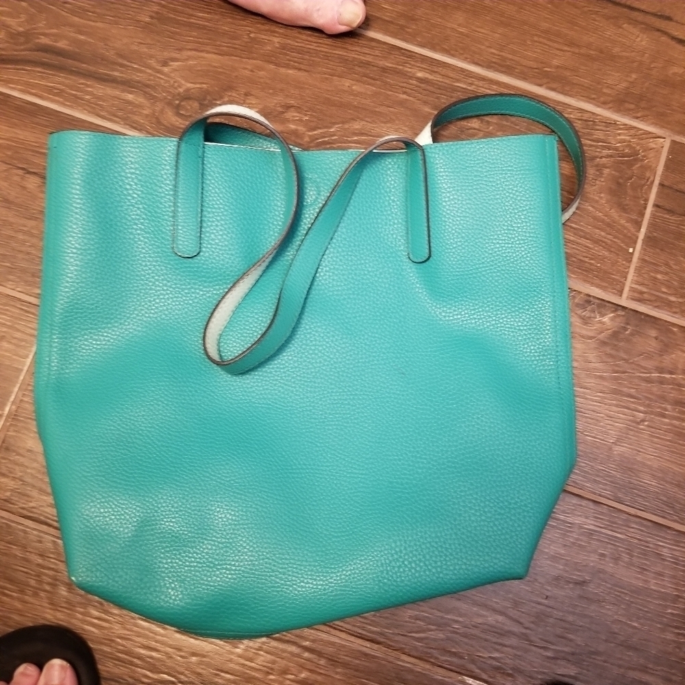 Tote Bag 15 X 14 X 3 Unbranded See Photos wear on corners